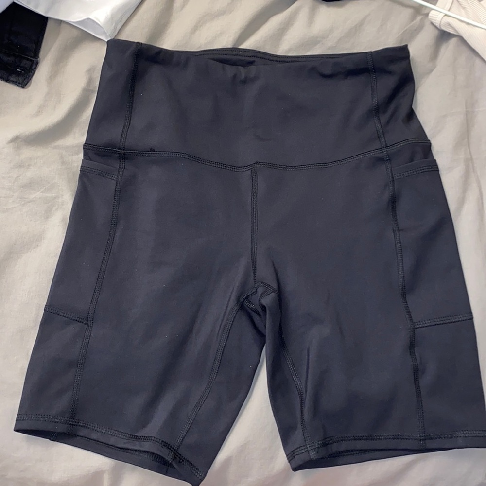 Biker shorts with pockets